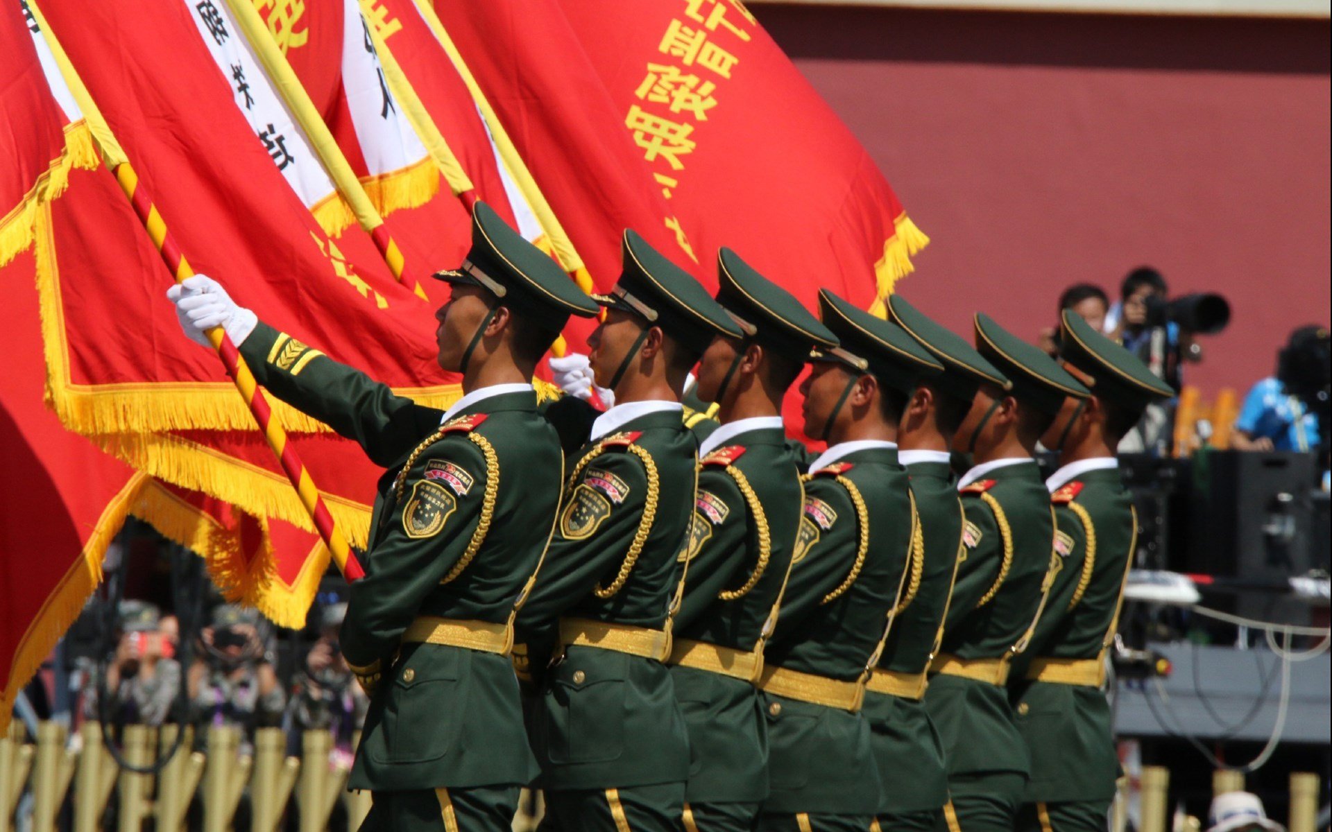 伯恩利进攻端火力全开，克拉文公园再现辉煌，克恩里伯斯